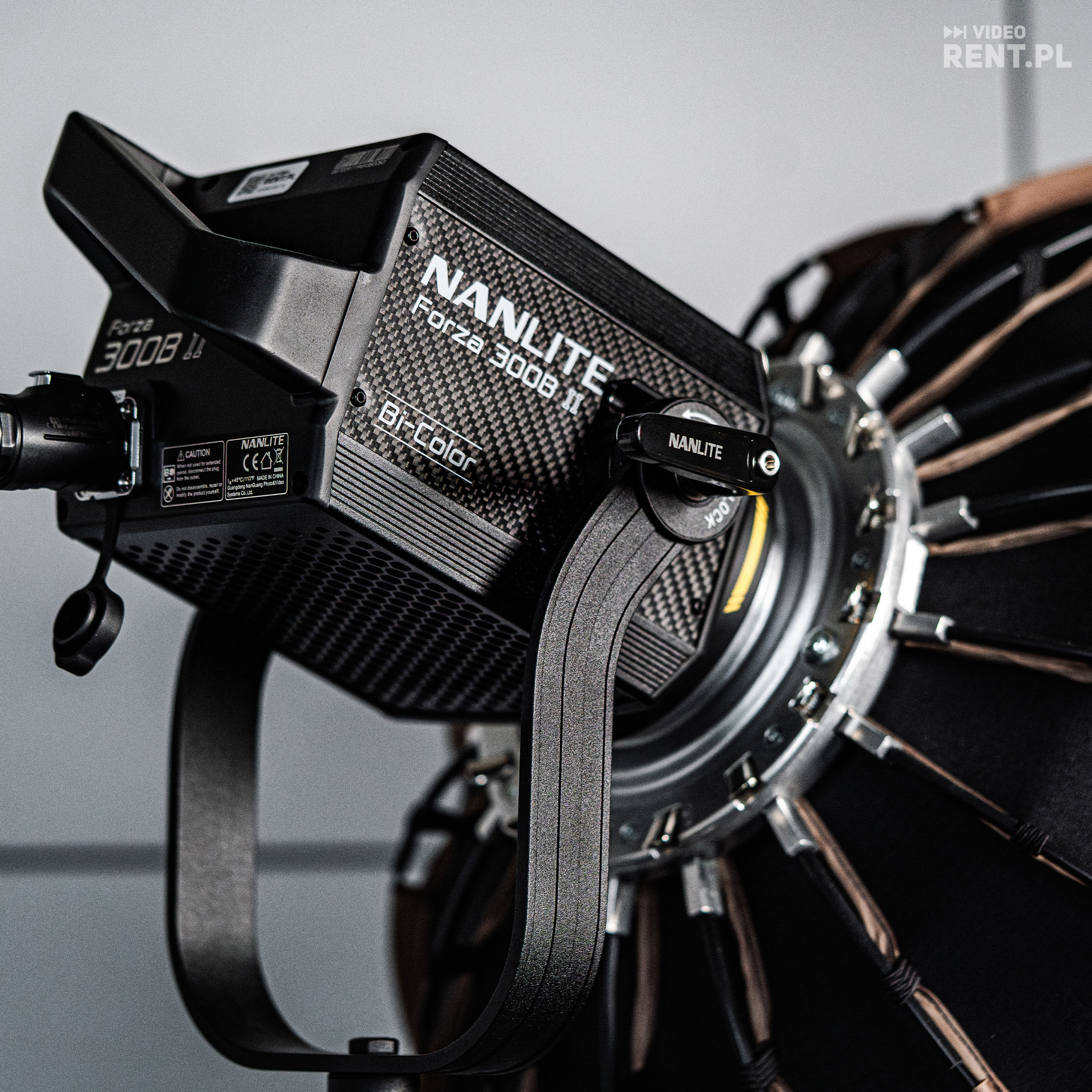 Nowoczesne lampy LED – Nanlite Forza 300B II